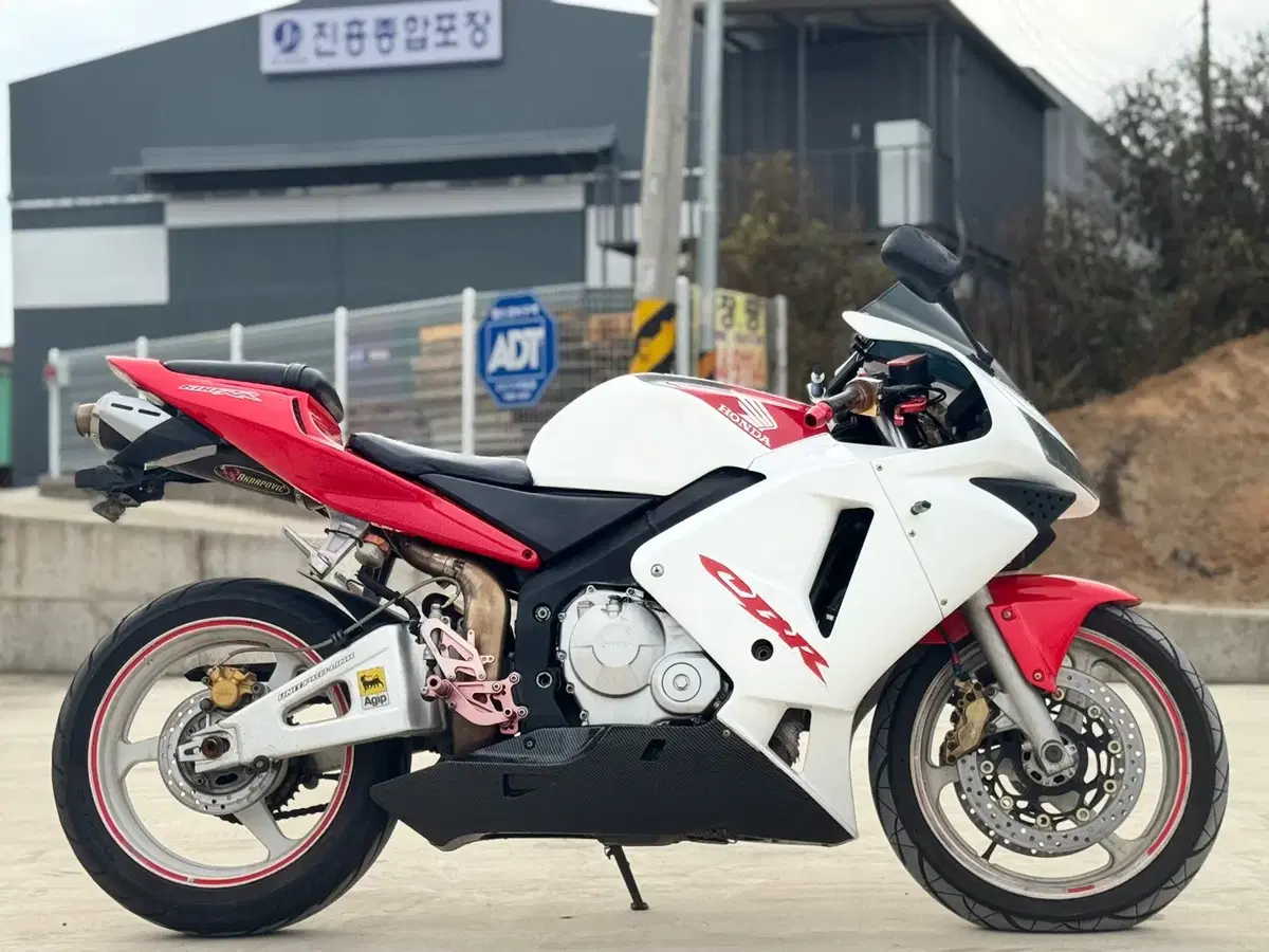 혼다cbr600rr 03년식 관리잘된차량 판매합니다.